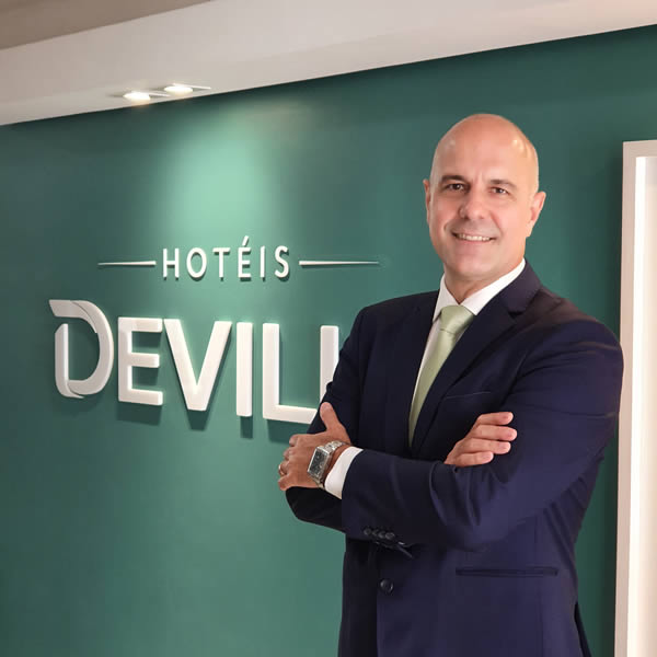 Leandro Carvalho Hotéis Deville
