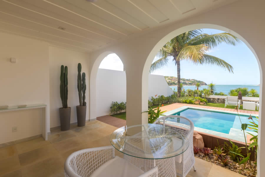Villa Raphael lana quarto Premium com piscina privativa em frente  praia da Ferradura