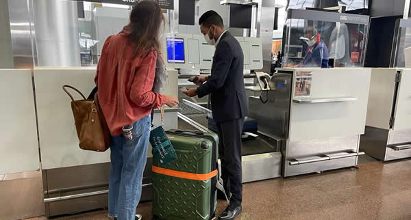 No Aeroporto de Guarulhos, um dos mais movimentados da América Latina, a Aero Service tem se consolidado como uma referência em atendimento ao passageiro