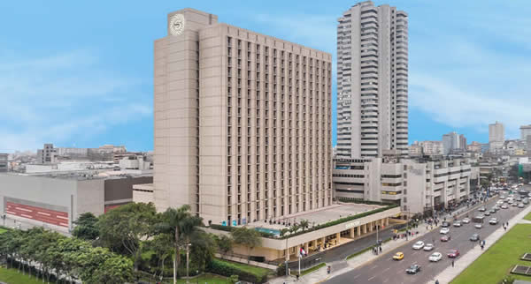 O Sheraton Lima Historic Center, o hotel mais icônico do país, facilita a imersão nas maravilhosas experiências, principalmente na área central de Lima