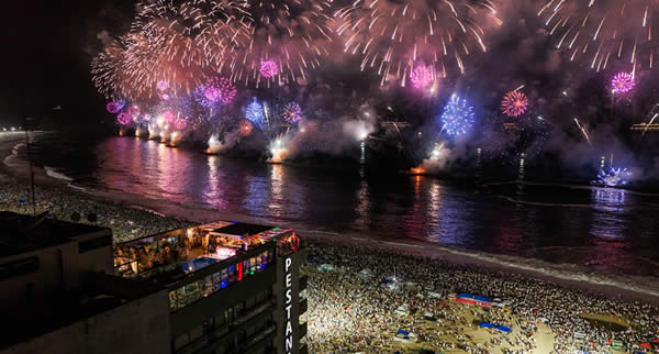 Faltam menos de 30 dias para a chegada de 2025 e o Rio de Janeiro, mundialmente conhecido por suas festas de Ano Novo, se prepara para proporcionar uma experiência única para quem deseja dar as boas-vindas ao novo ano com sofisticação e alegria